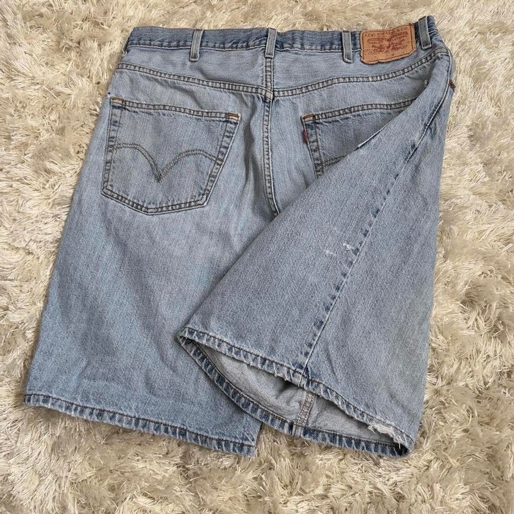 Vintage Levi's 550 Denim Jorts Light Wash Relaxed Fit Black Bat Wing Size 38W